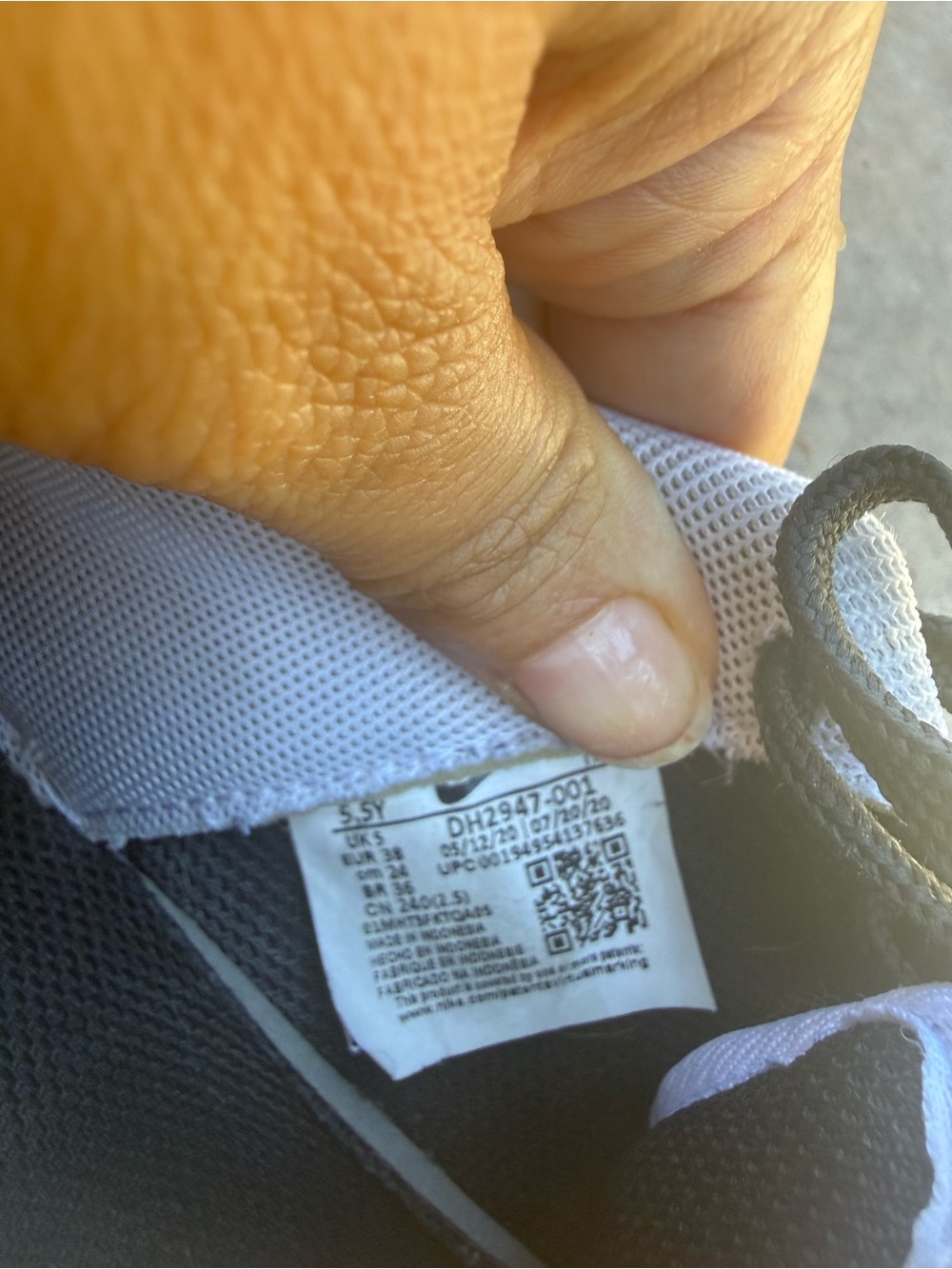 Nike Kids Black and White Low-Top kids boys Air force Sneakers - Picture 10 of 13
